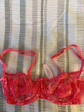 Victoria's Secret Coral Pink Lace Underwire Bralette